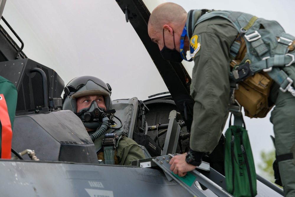 31 FW command chief Newman takes his final flights