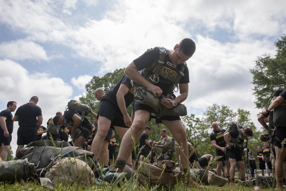 5TH RANGER TRAINING BATTALION WATER JUMP