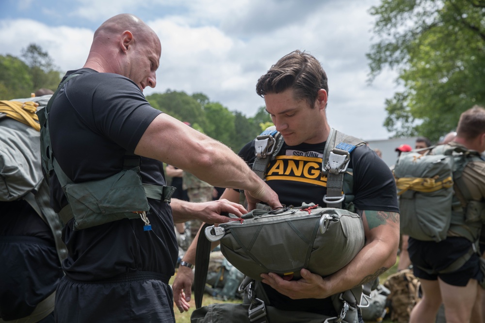 5TH RANGER TRAINING BATTALION WATER JUMP