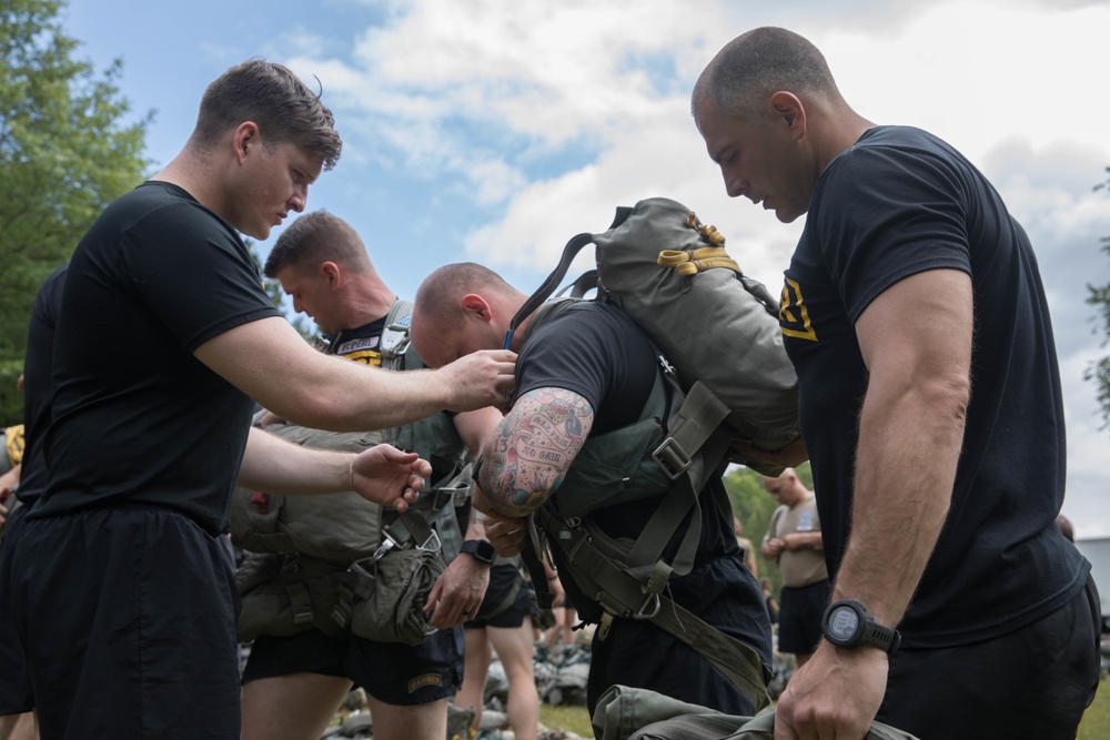 5TH RANGER TRAINING BATTALION WATER JUMP