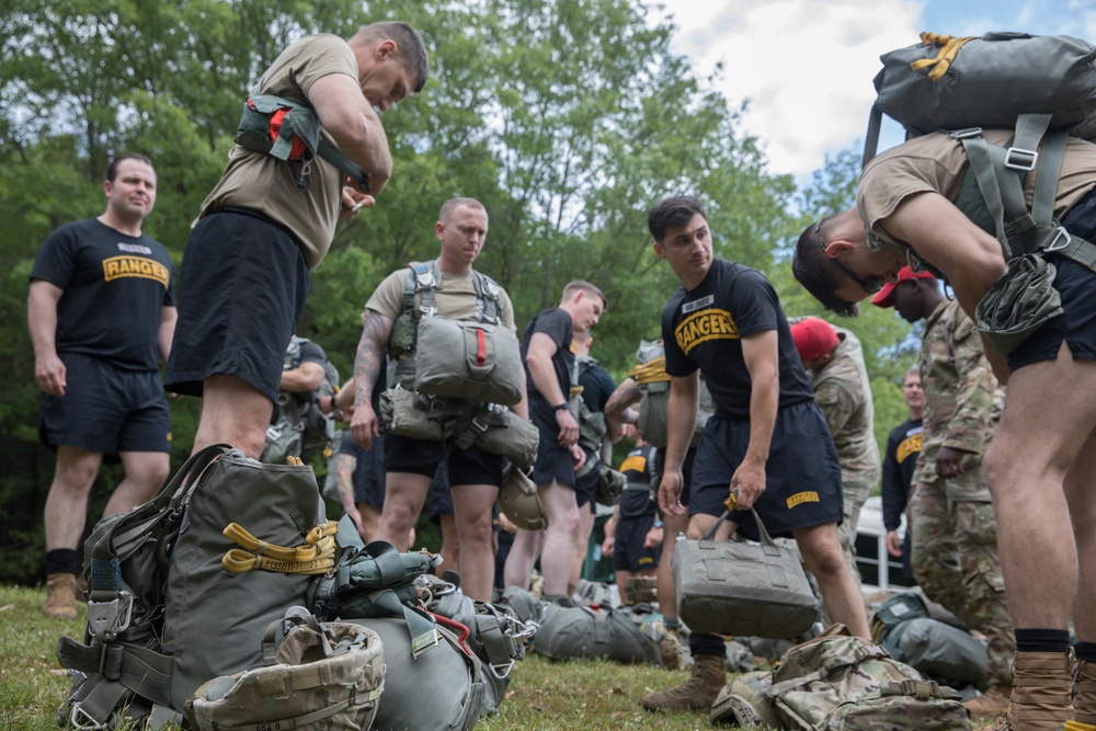 5TH RANGER TRAINING BATTALION WATER JUMP