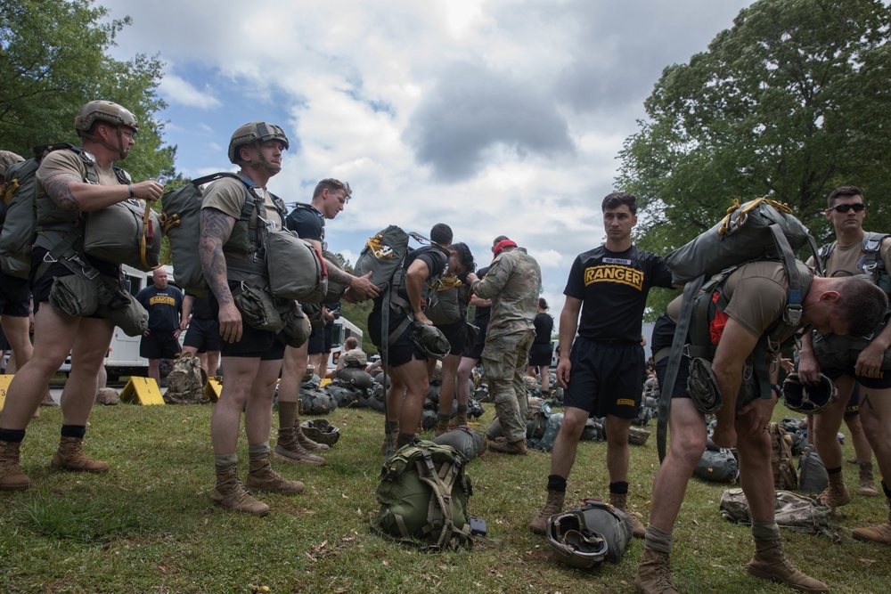 5TH RANGER TRAINING BATTALION WATER JUMP