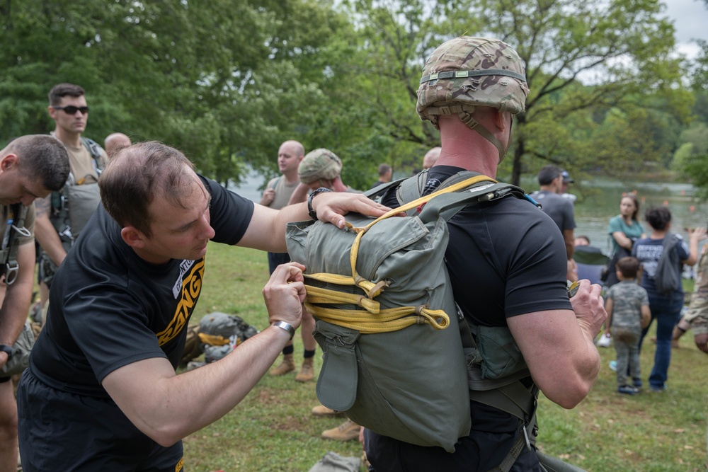 5TH RANGER TRAINING BATTALION WATER JUMP