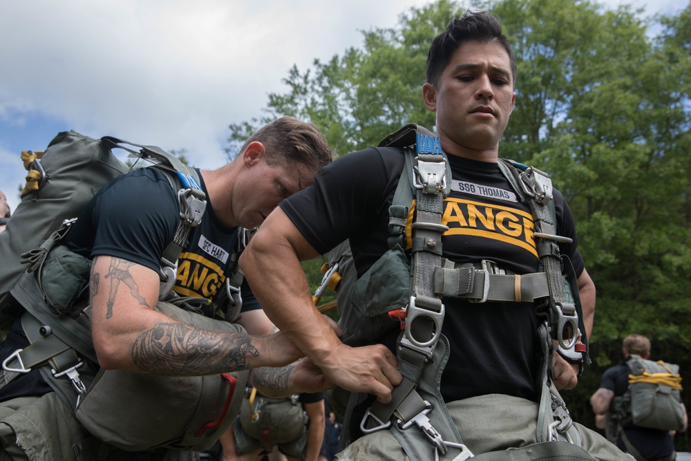 5TH RANGER TRAINING BATTALION WATER JUMP