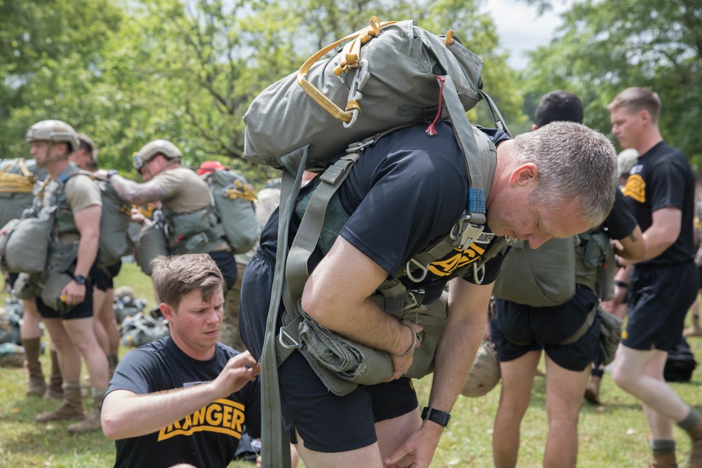 5TH RANGER TRAINING BATTALION WATER JUMP