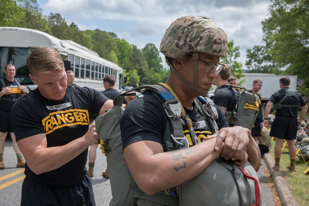 5TH RANGER TRAINING BATTALION WATER JUMP