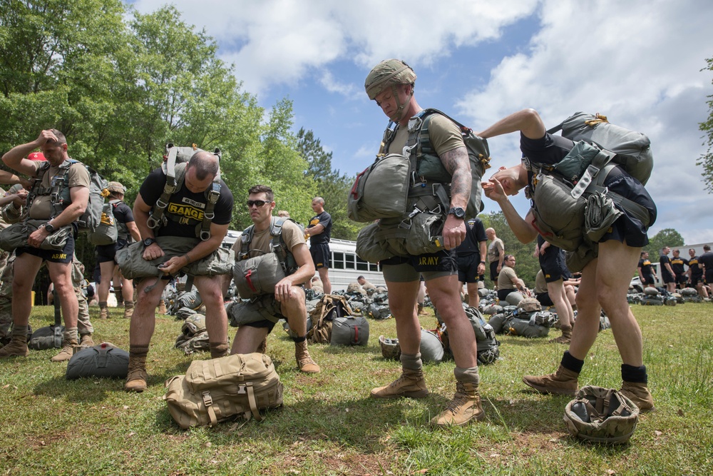 5TH RANGER TRAINING BATTALION WATER JUMP