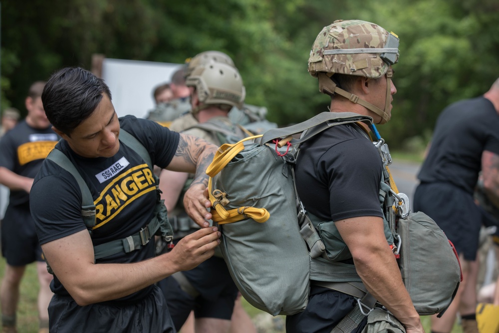 5TH RANGER TRAINING BATTALION WATER JUMP