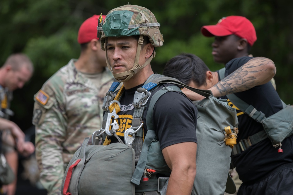 5TH RANGER TRAINING BATTALION WATER JUMP