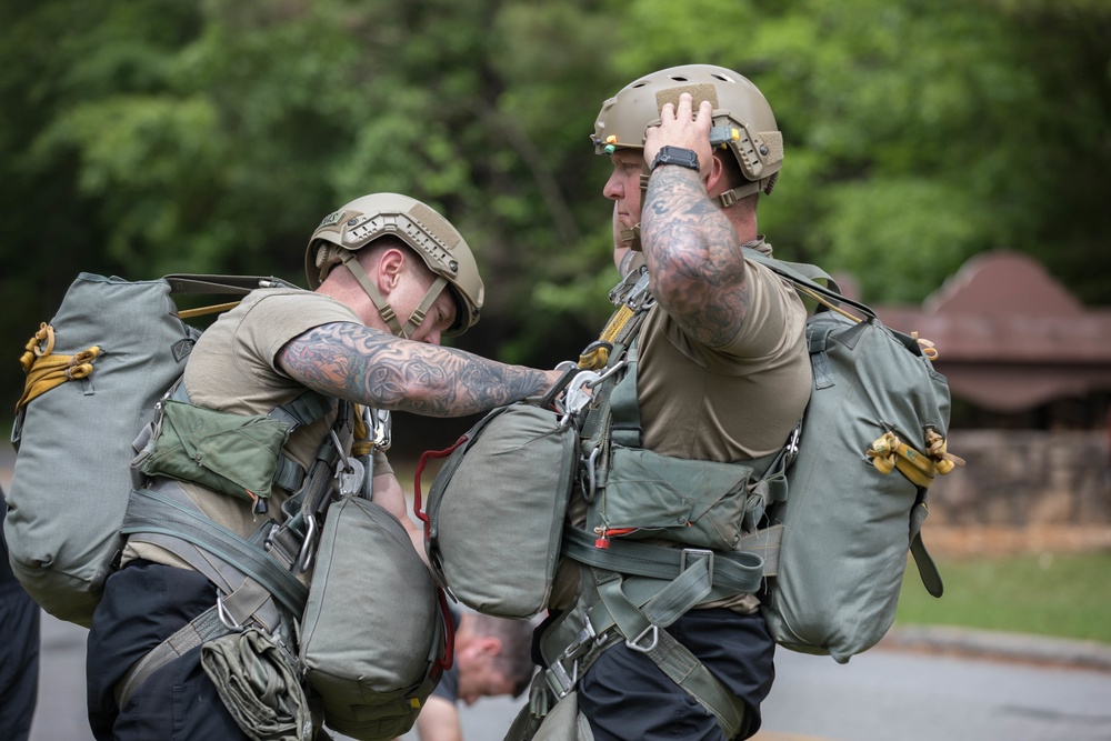 5TH RANGER TRAINING BATTALION WATER JUMP