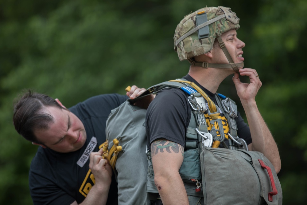 5TH RANGER TRAINING BATTALION WATER JUMP