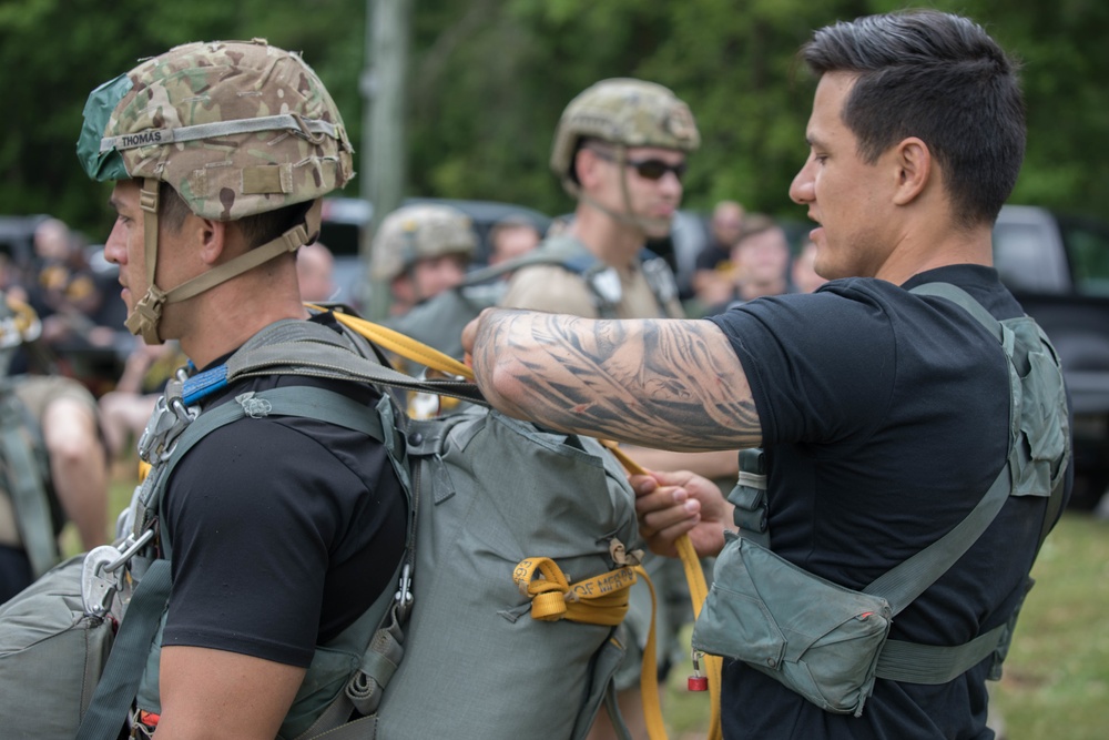 5TH RANGER TRAINING BATTALION WATER JUMP