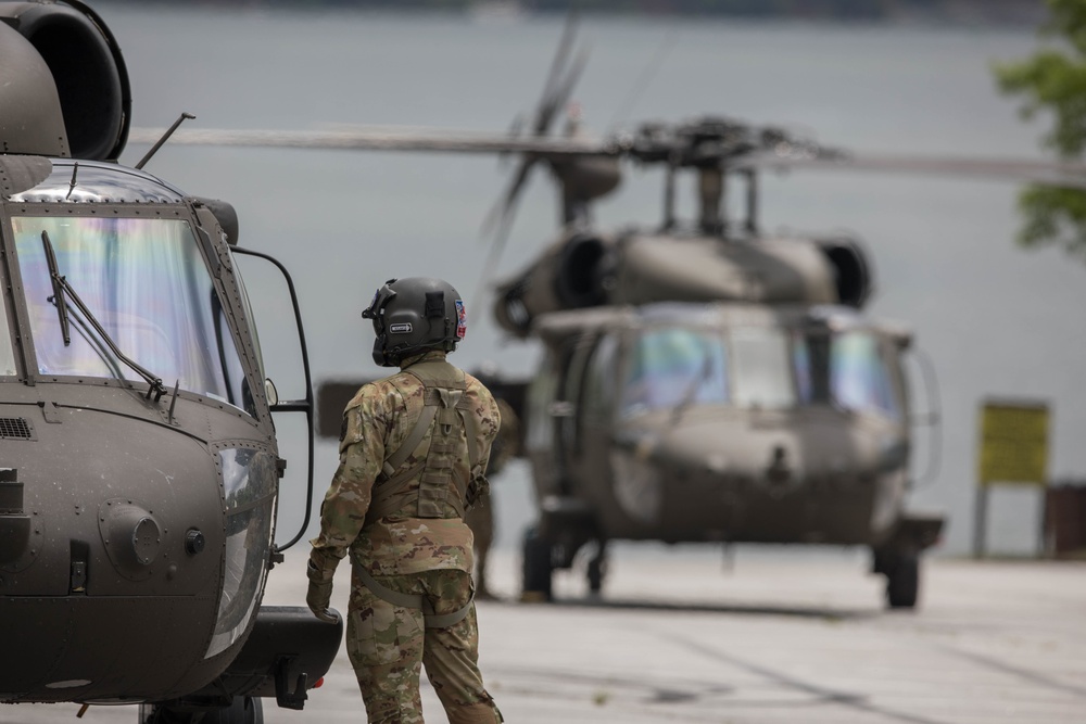 5TH RANGER TRAINING BATTALION WATER JUMP