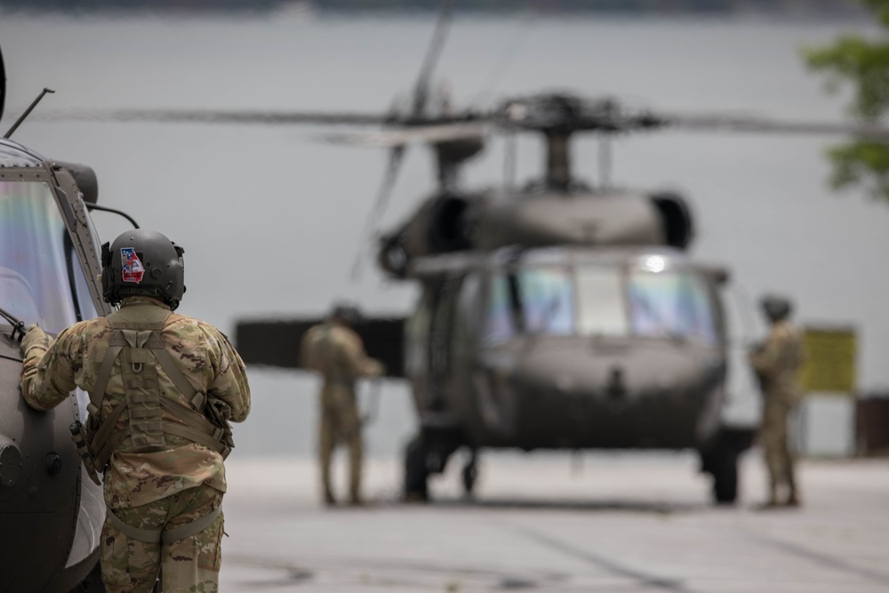 5TH RANGER TRAINING BATTALION WATER JUMP