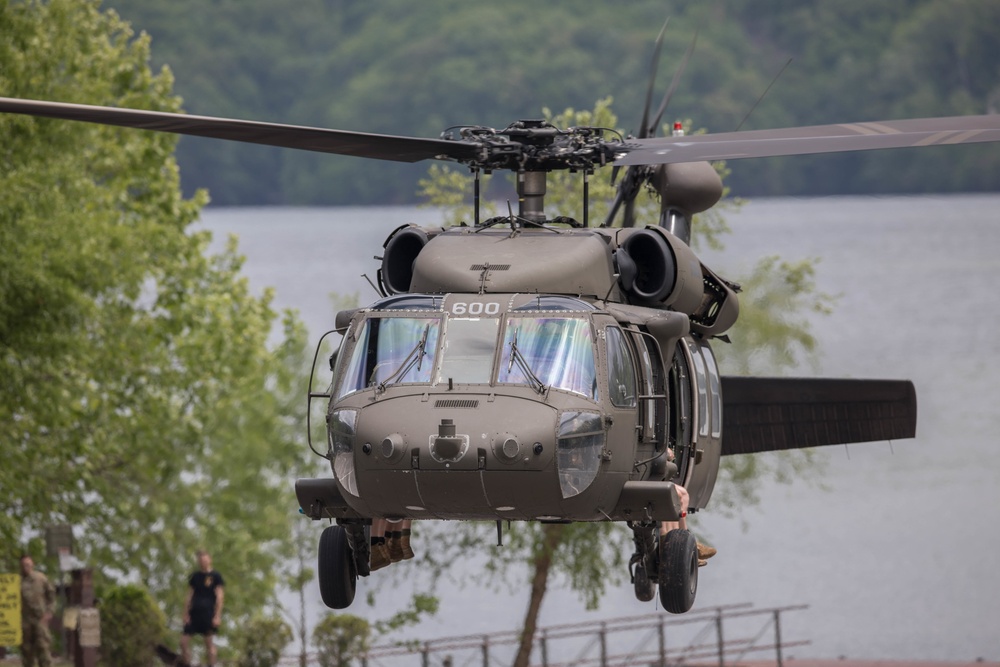 5TH RANGER TRAINING BATTALION WATER JUMP