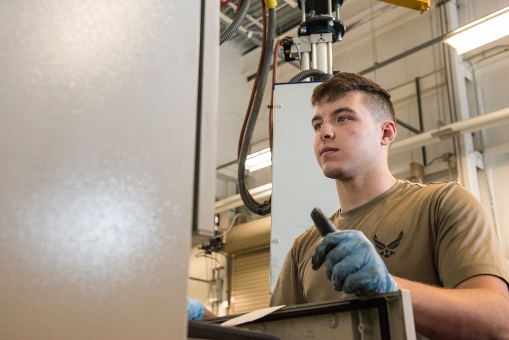 167th Maintainers Prepare Wheels and Tires for Aircraft