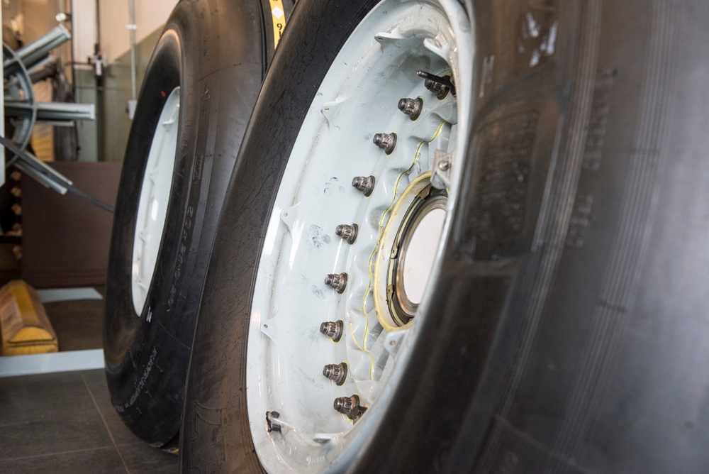 167th Maintainers Prepare Wheels and Tires for Aircraft