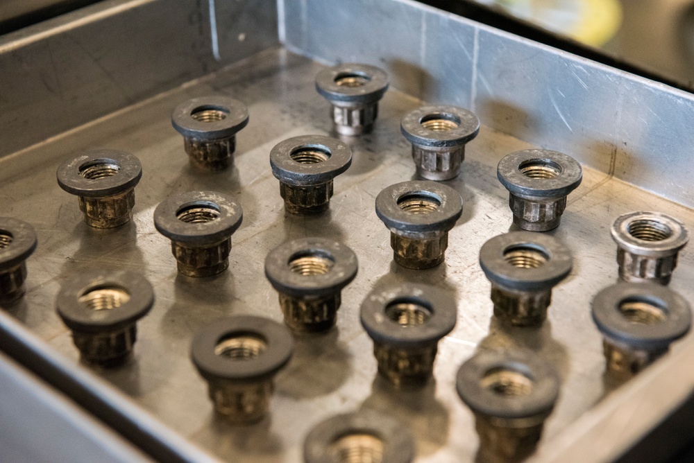 167th Maintainers Prepare Wheels and Tires for Aircraft