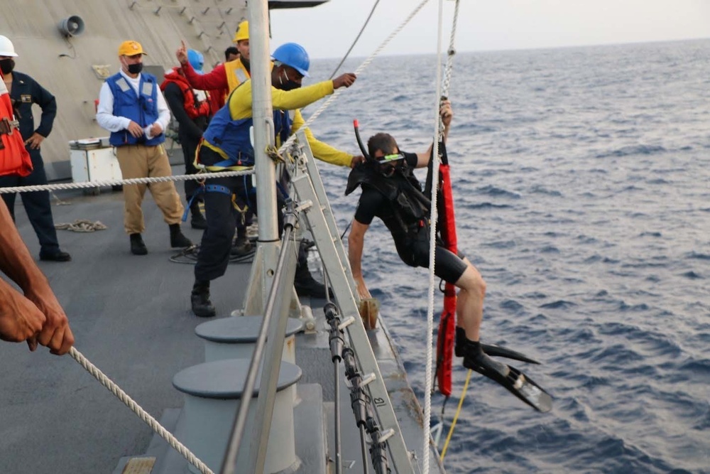 Sailors Assigned to USS Wichita Participate in a Seamanship Training Team Drill