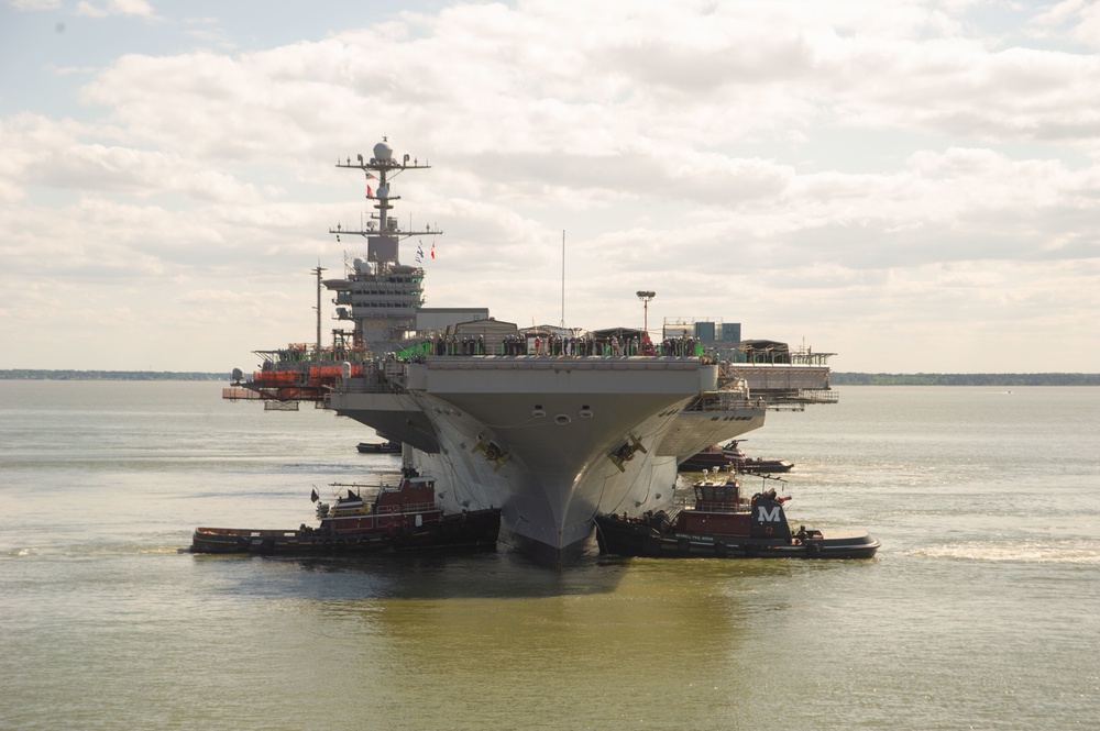 Stennis transits to Newport News Shipyard.