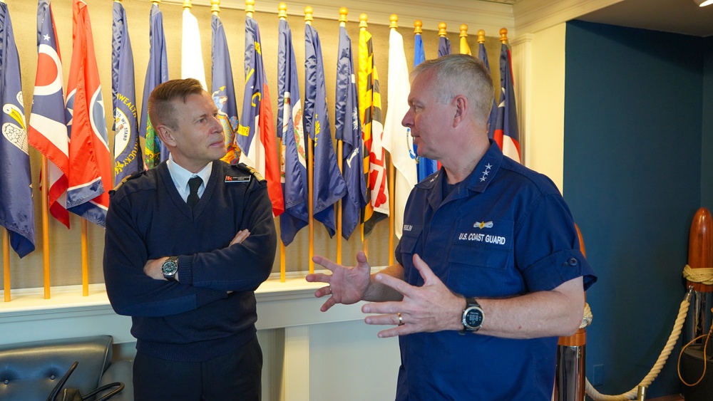 U.S. Coast Guard Atlantic Area Commander meets with incoming Joint Arctic Commander