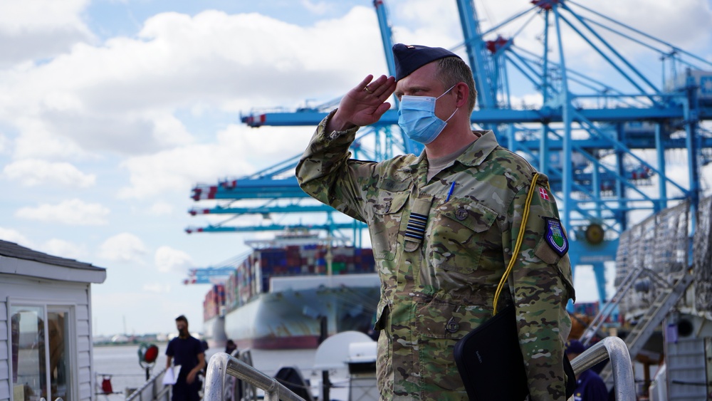 U.S. Coast Guard Atlantic Area Commander meets with incoming Joint Arctic Commander