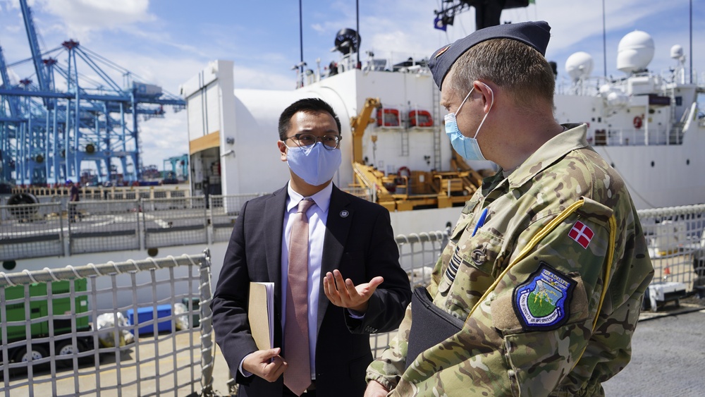 U.S. Coast Guard Atlantic Area Commander meets with incoming Joint Arctic Commander