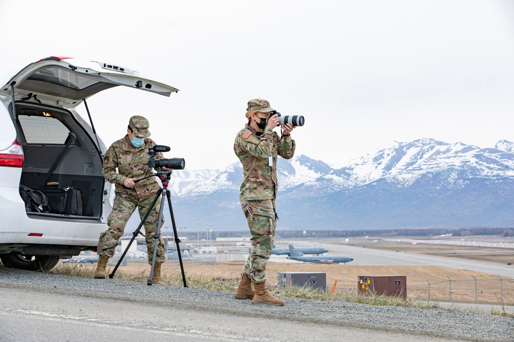 Airman and Soldier partner up for multimedia coverage during NE21