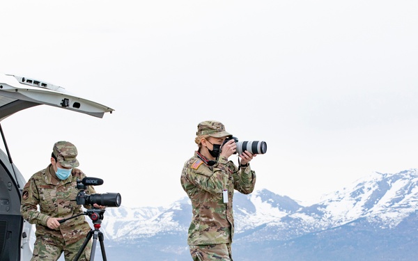 Airman and Soldier partner up for multimedia coverage during NE21