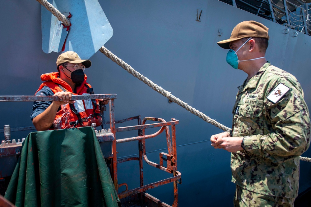 NAVCENT Visit USS Thomas Hudner