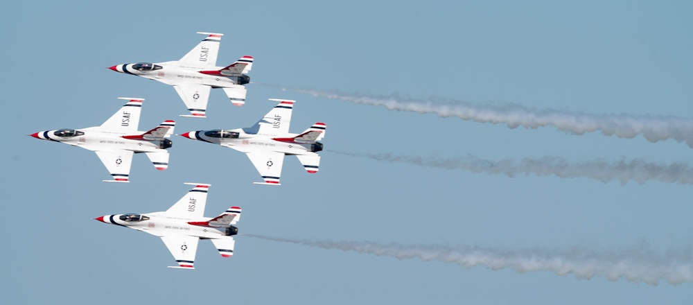 Barksdale hosts Defenders of Liberty Air &amp; Space Twilight Show