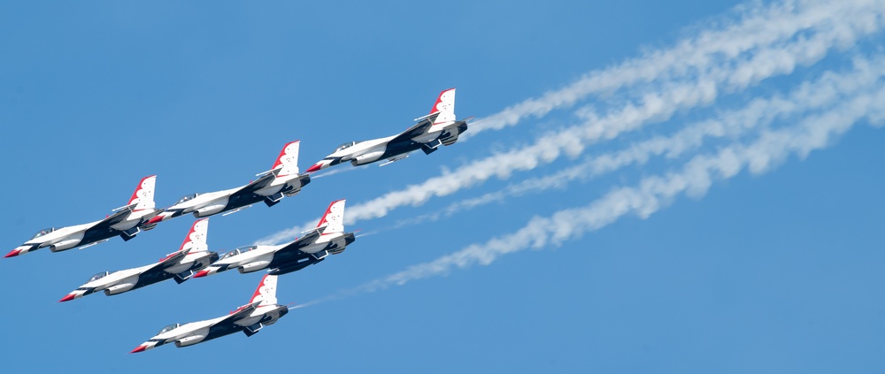 Barksdale hosts Defenders of Liberty Air &amp; Space Twilight Show