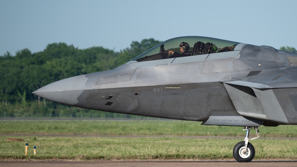 Twilight show kicks off 2021 Defenders of Liberty Airshow