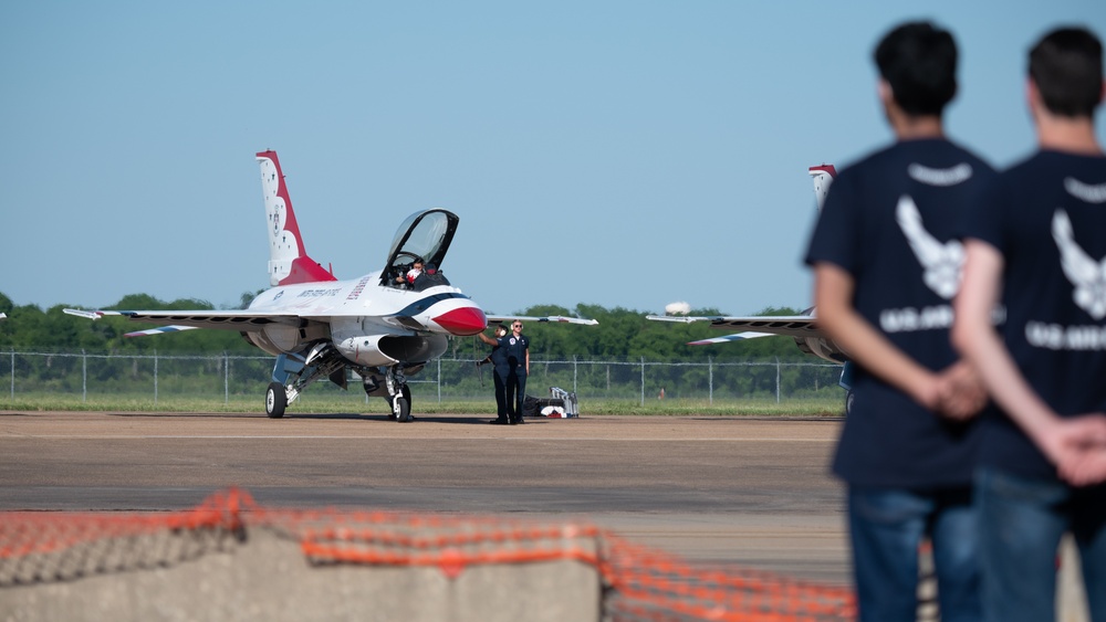 Twilight show kicks off 2021 Defenders of Liberty Airshow