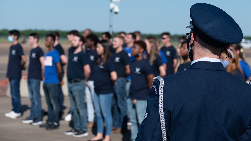 Twilight show kicks off 2021 Defenders of Liberty Airshow