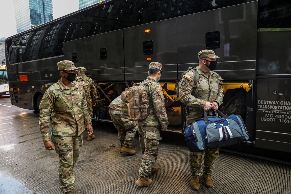 U.S. Army Soldiers return to Fort Campbell from the Chicago Community Vaccination Center