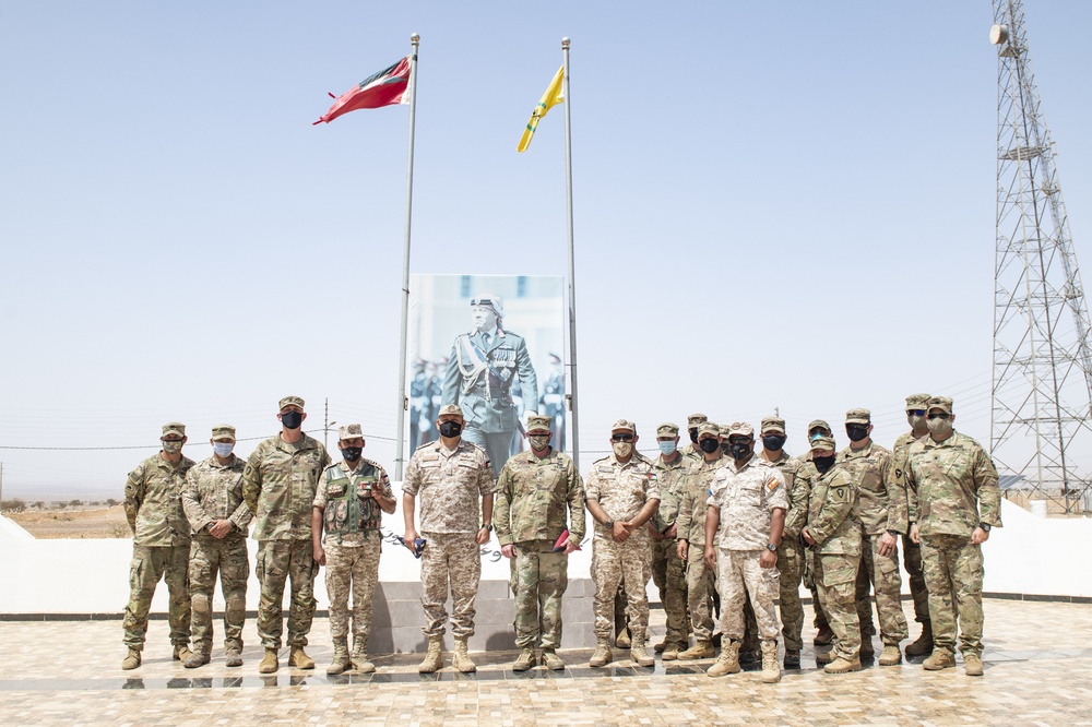 US and Jordan Soldiers after Desert Warrior 21, Exchange Flags in Ceremony