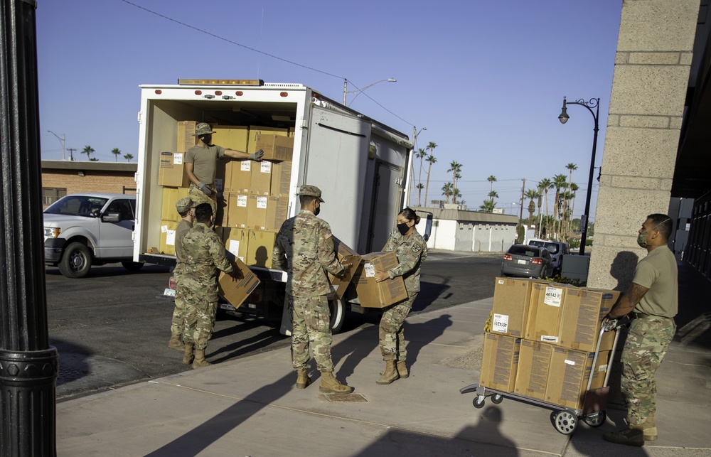 DVIDS Images AZNG Helps Yuma County Move and Store PPE [Image 3 of 6]