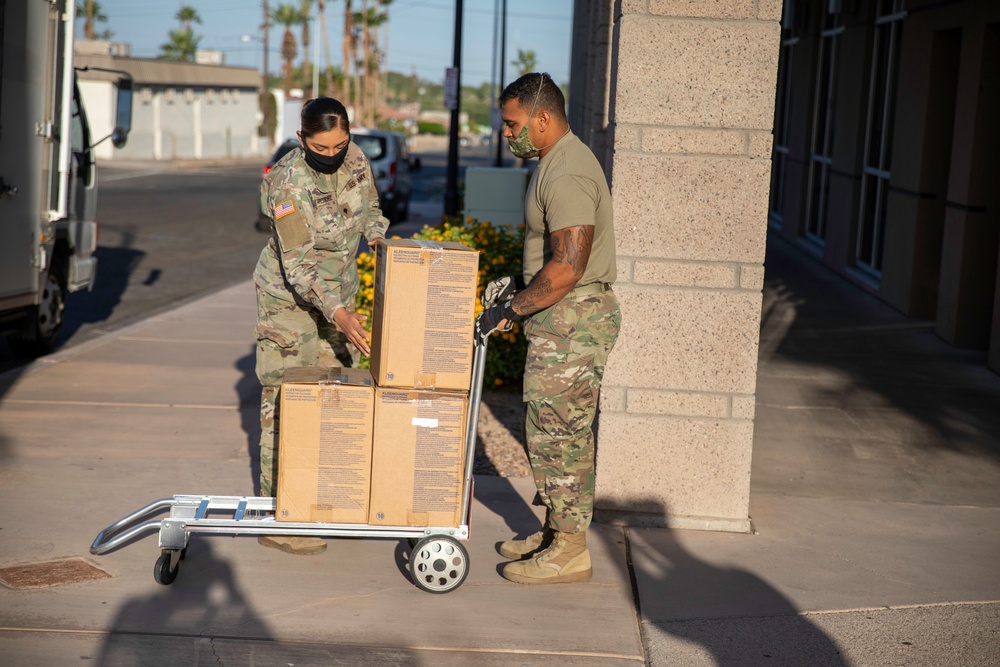 DVIDS Images AZNG Helps Yuma County Move and Store PPE [Image 5 of 6]