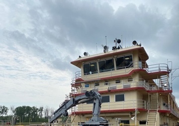 USACE Vicksburg District Dredge Jadwin embarks for 2021 season of dredging