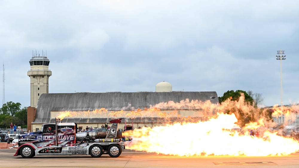 Barksdale AFB hosts Defenders of Liberty Air &amp; Space Show