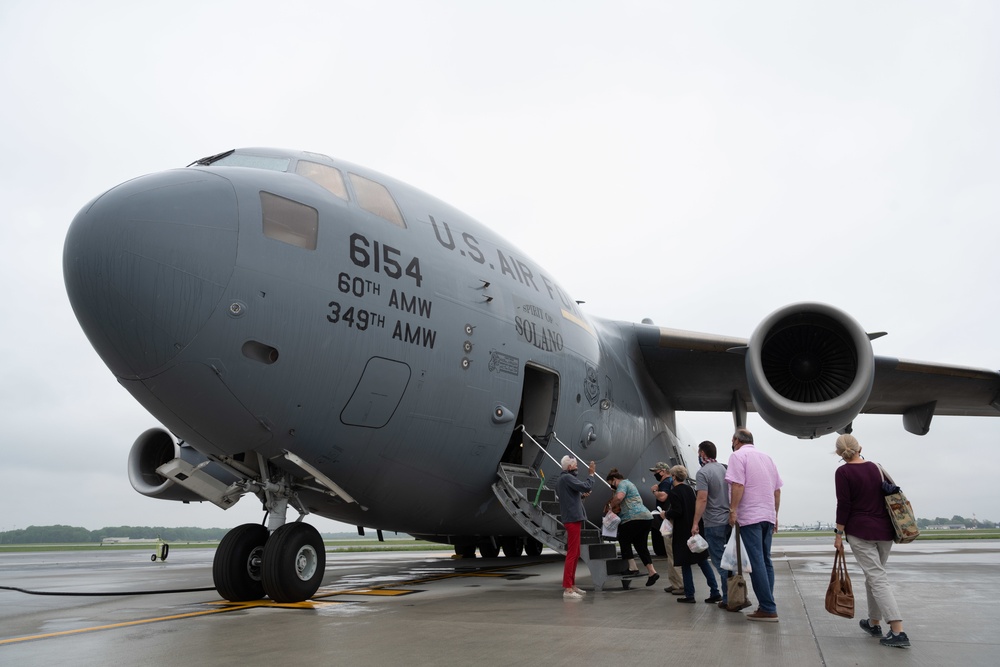 Travis AFB honorary commanders and civic leaders visit Dover AFB