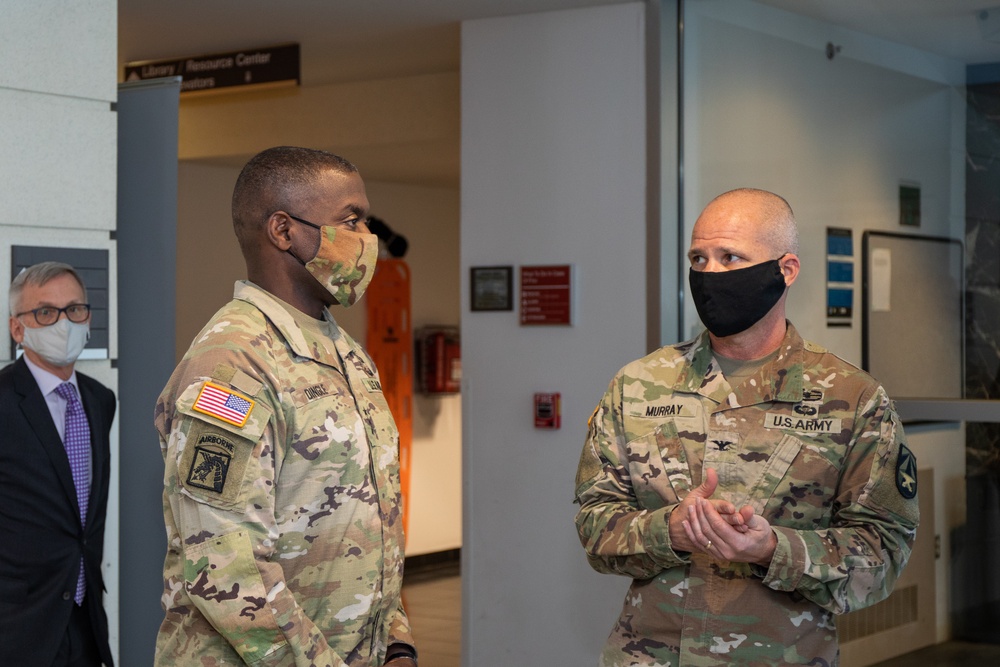 Lieutenant General R. Scott Dingle, U.S. Army Surgeon General, Visits Walter Reed Army Institute of Research