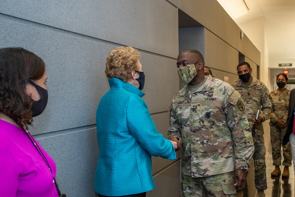 Lieutenant General R. Scott Dingle, U.S. Army Surgeon General, Visits Walter Reed Army Institute of Research