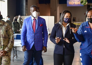 Olympic gold medalist visits St. Louis Community Vaccination Center