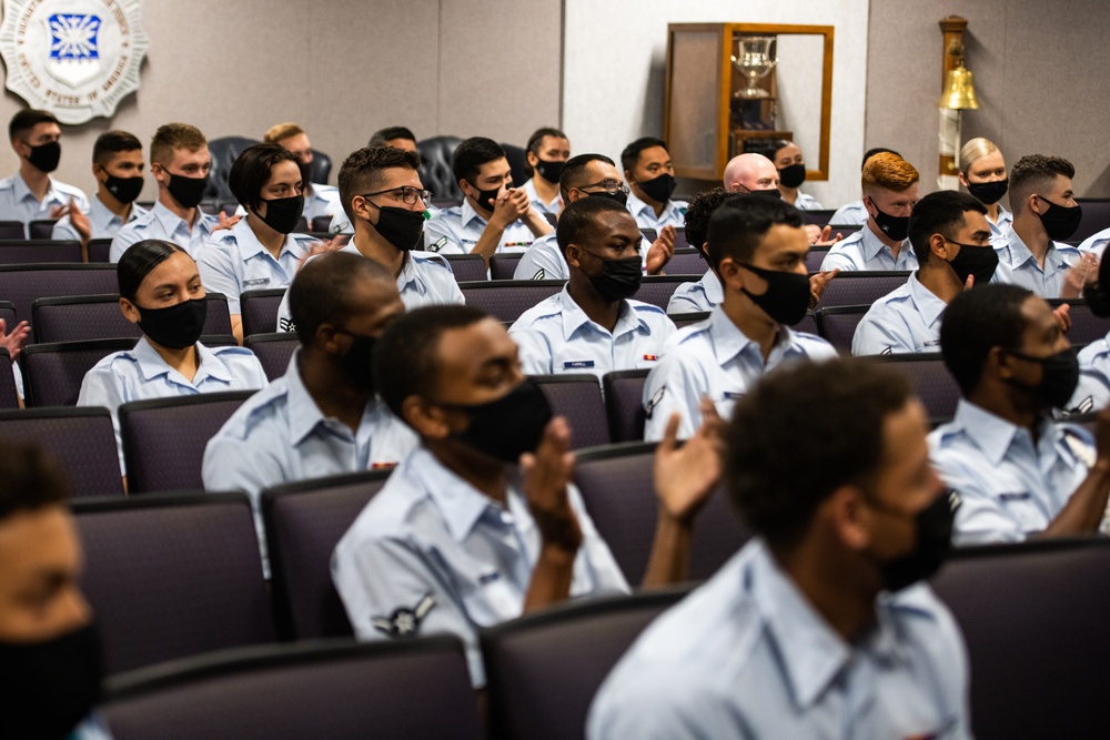 Director of Security Forces attends graduation ceremony of new Defenders