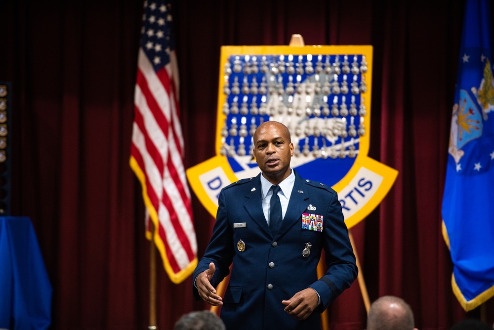 Director of Security Forces attends graduation ceremony of new Defenders