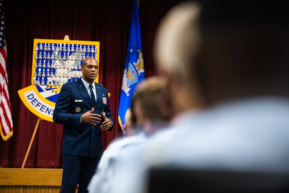 Director of Security Forces attends graduation ceremony of new Defenders