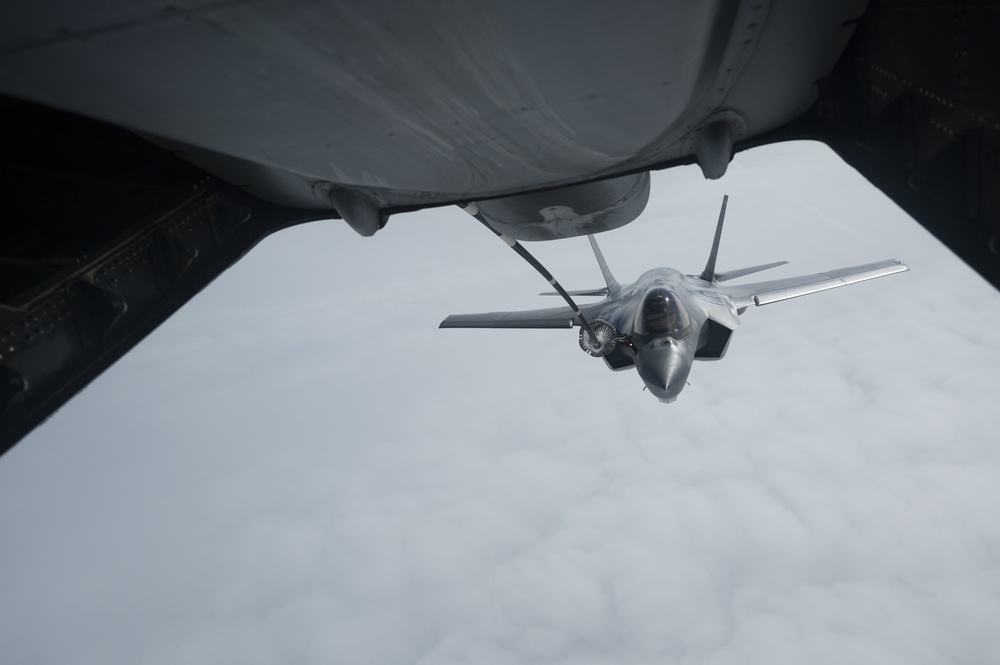 KC-10 Refuels Joint Fighters