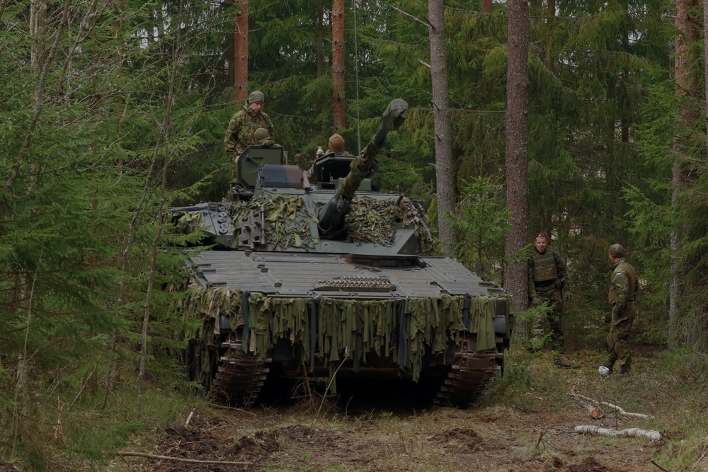 Stronger Together: US and Estonian scouts train Swift Response 21